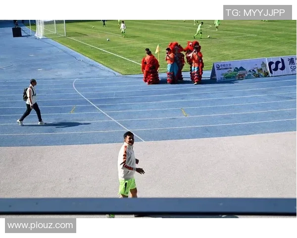 香港足球明星队在佛山的精彩瞬间与辉煌回忆集锦